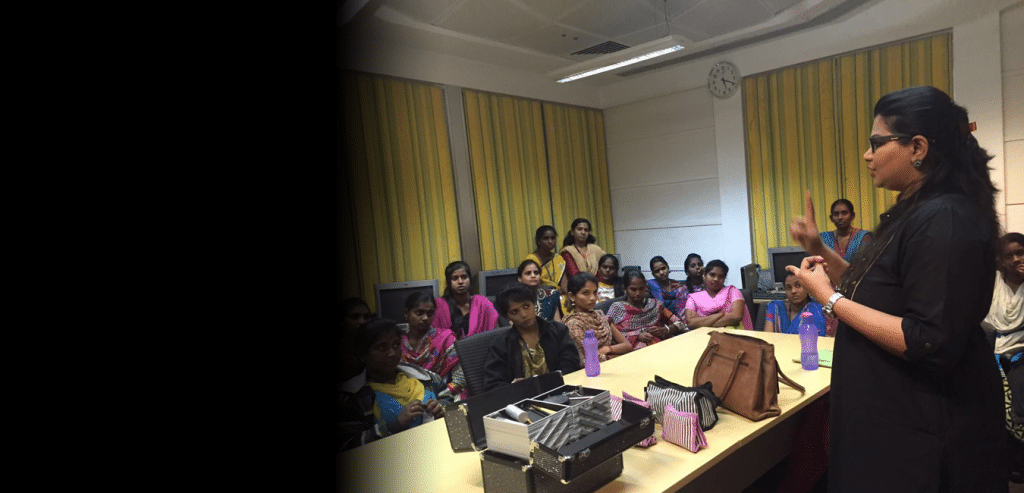 Students listening to the makeup training class conducted by Makeup Artist of Skulpt Academy